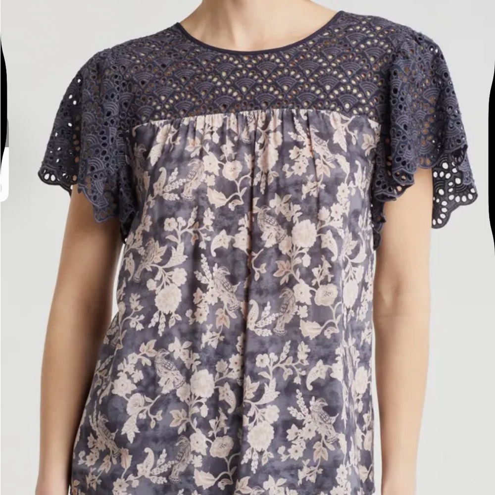 DR2 Navy and Cream Floral Lace Blouse